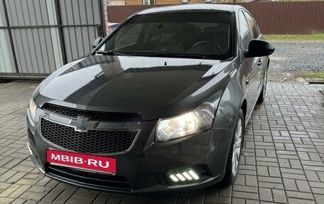 Chevrolet Cruze II, 2010 год, 790 000 рублей, 2 фотография