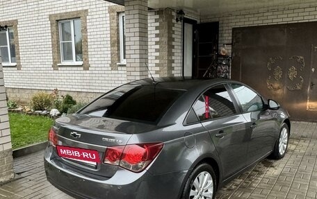 Chevrolet Cruze II, 2010 год, 790 000 рублей, 4 фотография