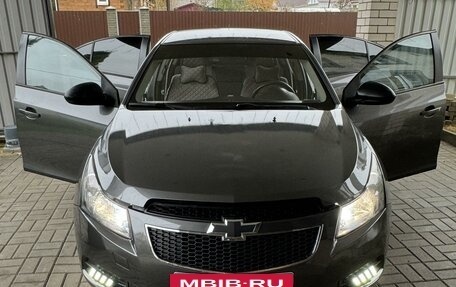 Chevrolet Cruze II, 2010 год, 790 000 рублей, 6 фотография