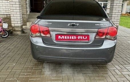 Chevrolet Cruze II, 2010 год, 790 000 рублей, 5 фотография