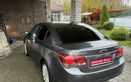 Chevrolet Cruze II, 2010 год, 790 000 рублей, 3 фотография