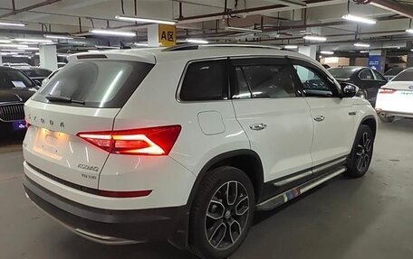 Skoda Kodiaq I, 2022 год, 2 640 000 рублей, 2 фотография