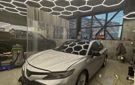 Toyota Camry, 2021 год, 3 300 000 рублей, 4 фотография