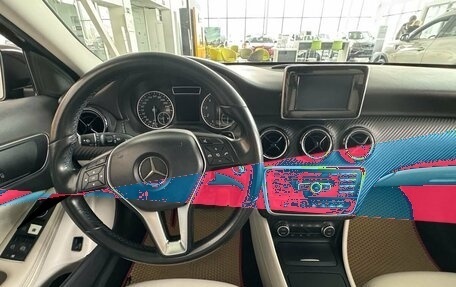 Mercedes-Benz GLA, 2014 год, 17 фотография