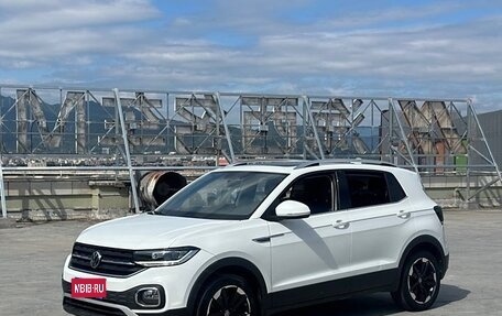 Volkswagen T-Cross I, 2020 год, 1 590 000 рублей, 1 фотография