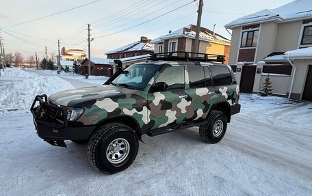 Toyota Land Cruiser 100 рестайлинг 2, 2004 год, 2 700 000 рублей, 2 фотография