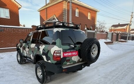 Toyota Land Cruiser 100 рестайлинг 2, 2004 год, 2 700 000 рублей, 3 фотография