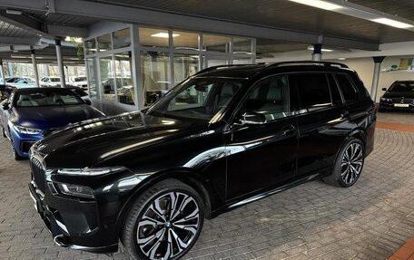 BMW X7, 2023 год, 17 405 292 рублей, 2 фотография