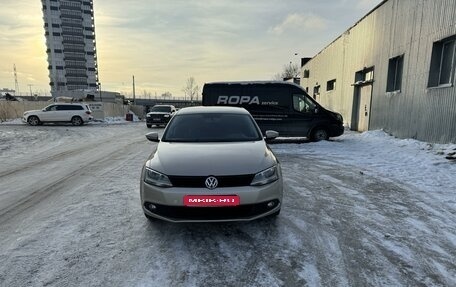 Volkswagen Jetta VI, 2013 год, 1 040 000 рублей, 2 фотография