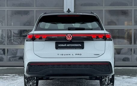 Volkswagen Tiguan, 2024 год, 6 200 000 рублей, 5 фотография