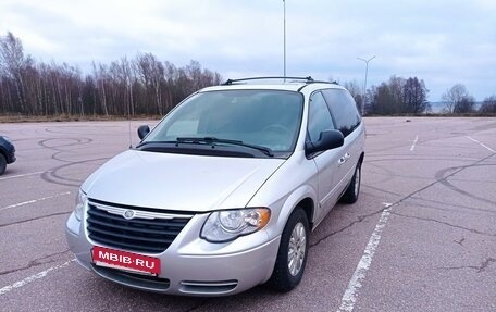 Chrysler Town & Country IV, 2005 год, 800 000 рублей, 5 фотография