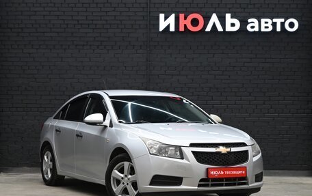 Chevrolet Cruze II, 2011 год, 680 000 рублей, 3 фотография