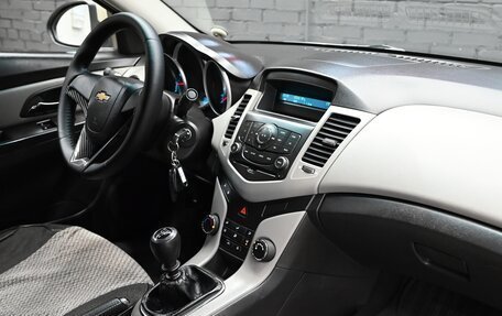 Chevrolet Cruze II, 2011 год, 680 000 рублей, 10 фотография