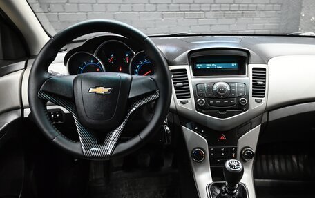 Chevrolet Cruze II, 2011 год, 680 000 рублей, 9 фотография