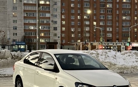 Volkswagen Polo VI (EU Market), 2011 год, 650 000 рублей, 1 фотография