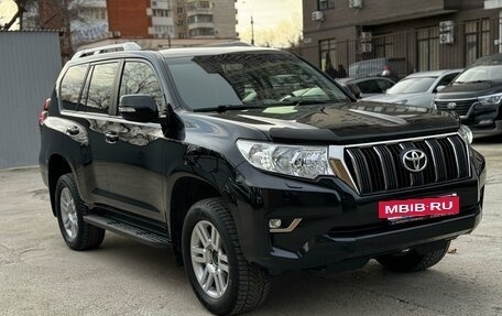 Toyota Land Cruiser Prado 150 рестайлинг 2, 2021 год, 5 590 000 рублей, 6 фотография