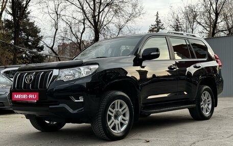 Toyota Land Cruiser Prado 150 рестайлинг 2, 2021 год, 5 590 000 рублей, 8 фотография