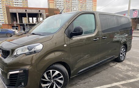 Peugeot Traveller I, 2018 год, 3 700 000 рублей, 1 фотография