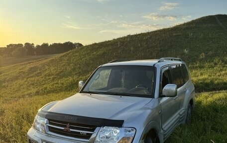 Mitsubishi Montero III, 2000 год, 985 000 рублей, 2 фотография