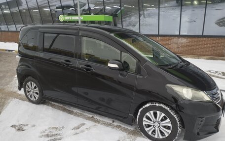 Honda Freed I, 2013 год, 1 300 000 рублей, 18 фотография