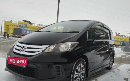 Honda Freed I, 2013 год, 1 300 000 рублей, 24 фотография