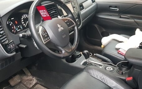 Mitsubishi Outlander III рестайлинг 3, 2013 год, 1 250 000 рублей, 7 фотография