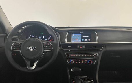 KIA Optima IV, 2017 год, 2 145 000 рублей, 10 фотография