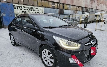 Hyundai Solaris II рестайлинг, 2013 год, 940 000 рублей, 2 фотография