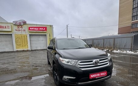 Toyota Highlander III, 2013 год, 2 500 000 рублей, 1 фотография