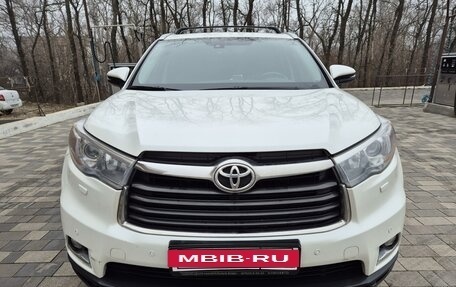 Toyota Highlander III, 2013 год, 2 700 000 рублей, 2 фотография