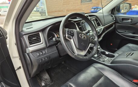 Toyota Highlander III, 2013 год, 2 700 000 рублей, 8 фотография