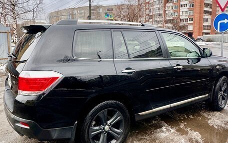 Toyota Highlander III, 2013 год, 2 500 000 рублей, 4 фотография