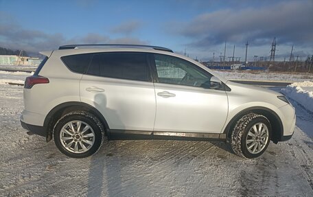 Toyota RAV4, 2018 год, 3 200 000 рублей, 9 фотография