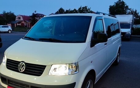 Volkswagen Transporter T5 рестайлинг, 2006 год, 1 400 000 рублей, 11 фотография