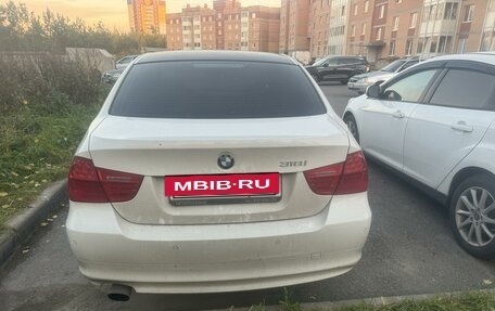 BMW 3 серия, 2011 год, 900 000 рублей, 3 фотография