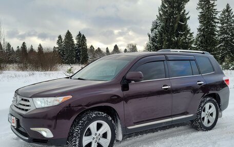 Toyota Highlander III, 2012 год, 2 700 000 рублей, 2 фотография