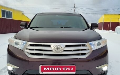 Toyota Highlander III, 2012 год, 2 700 000 рублей, 3 фотография