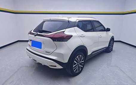 Nissan Kicks I, 2022 год, 1 700 000 рублей, 2 фотография