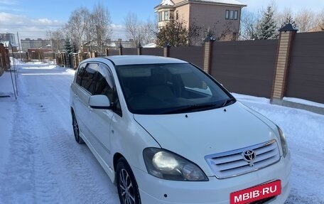 Toyota Ipsum II, 2001 год, 685 000 рублей, 2 фотография