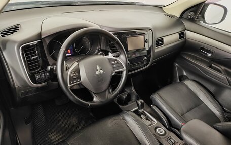 Mitsubishi Outlander III рестайлинг 3, 2013 год, 1 149 000 рублей, 14 фотография