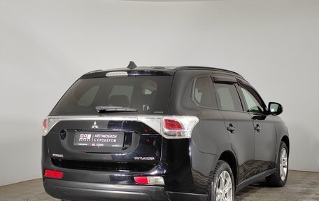 Mitsubishi Outlander III рестайлинг 3, 2013 год, 1 149 000 рублей, 5 фотография