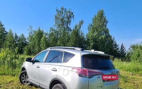 Toyota RAV4, 2017 год, 2 285 000 рублей, 3 фотография