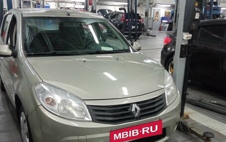 Renault Sandero I, 2013 год, 740 000 рублей, 2 фотография