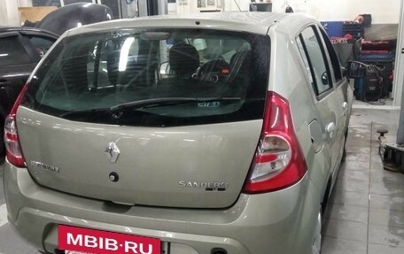 Renault Sandero I, 2013 год, 740 000 рублей, 3 фотография