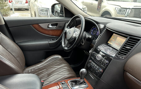 Infiniti QX70, 2013 год, 2 900 000 рублей, 9 фотография