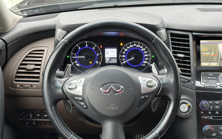 Infiniti QX70, 2013 год, 2 900 000 рублей, 17 фотография