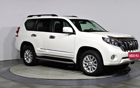 Toyota Land Cruiser Prado 150 рестайлинг 2, 2014 год, 3 440 000 рублей, 3 фотография