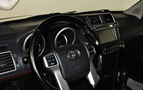 Toyota Land Cruiser Prado 150 рестайлинг 2, 2014 год, 3 440 000 рублей, 12 фотография