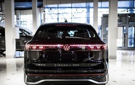 Volkswagen Tiguan, 2024 год, 6 450 000 рублей, 6 фотография