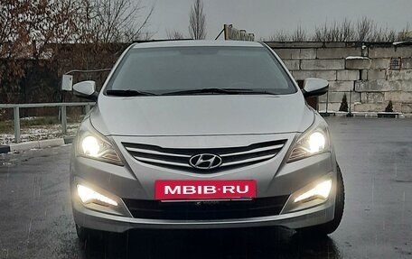 Hyundai Solaris II рестайлинг, 2015 год, 1 200 000 рублей, 3 фотография